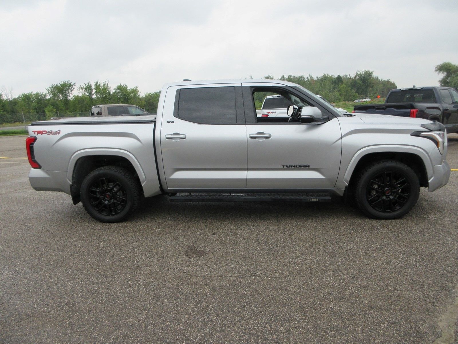 Photo 2023 Toyota Tundra SR5 Crew Max #7