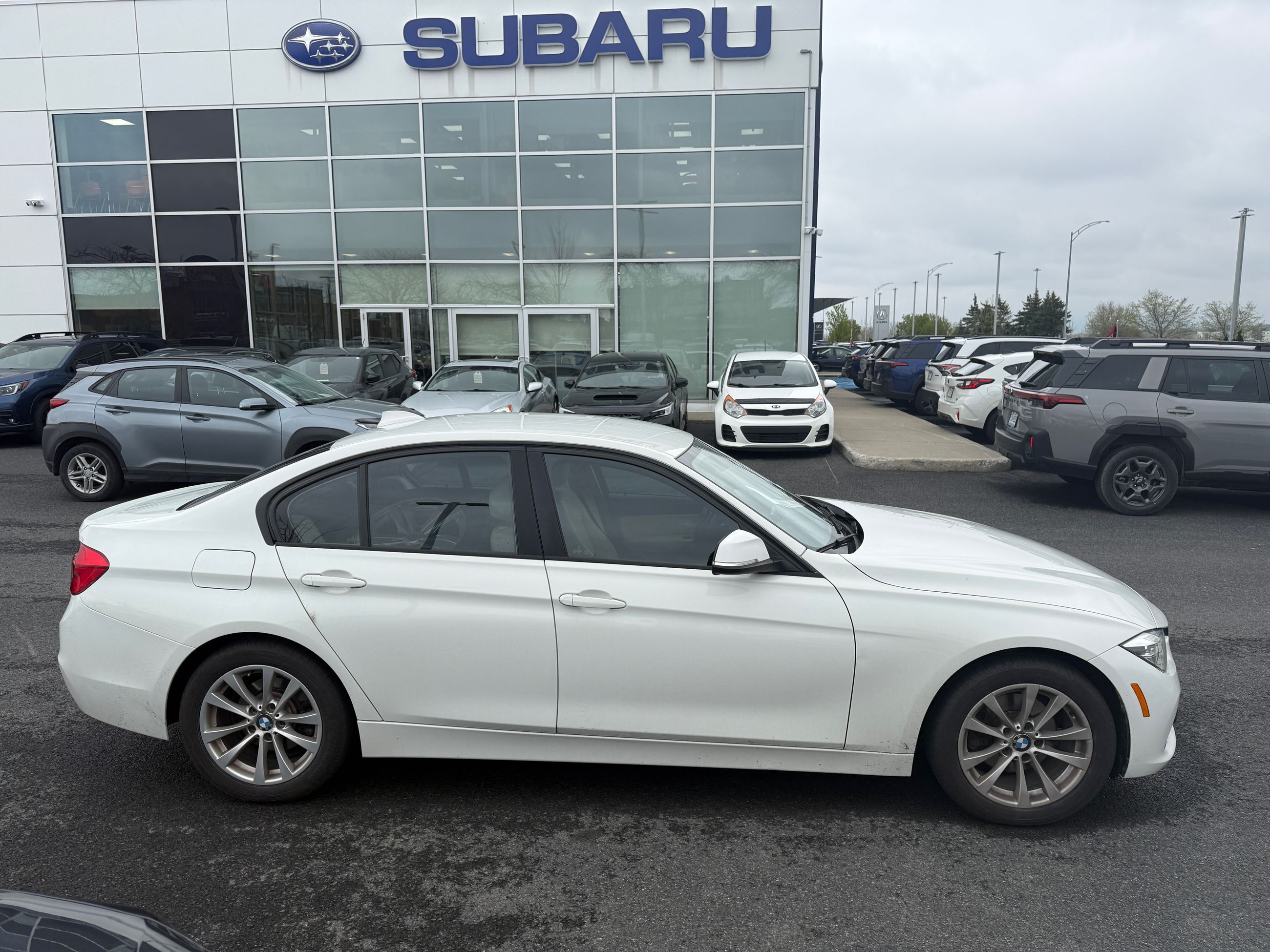 2017 BMW 3 Series 320i xDrive