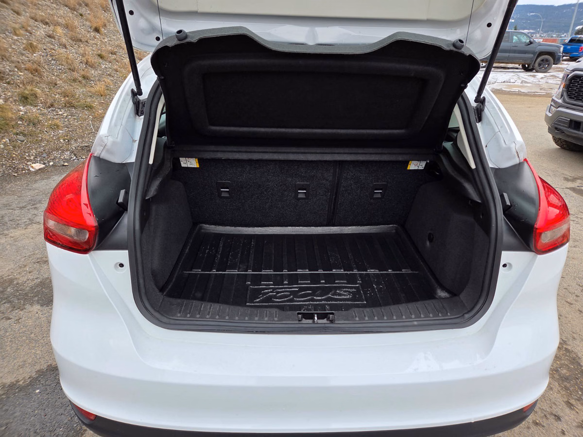 Photo 2018 Ford Focus SE #6