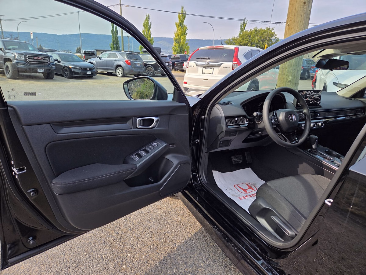 Photo 2026 Honda Civic LX #8