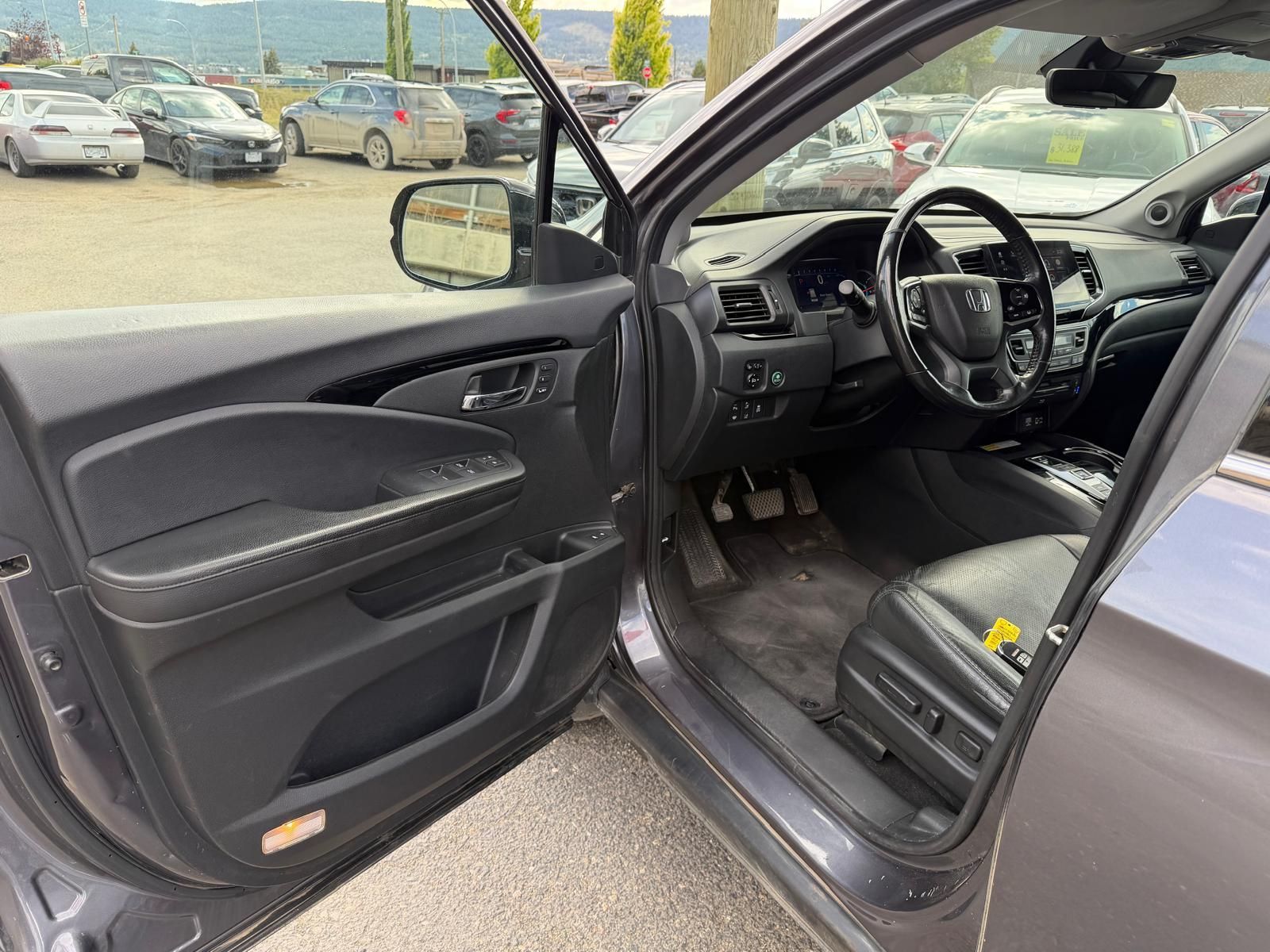 Photo 2021 Honda Pilot Touring 7-Passenger #7