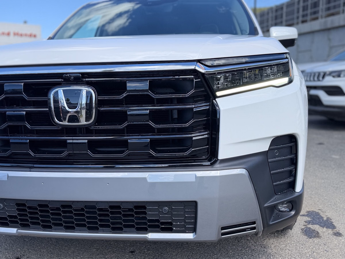Photo 2026 Honda Pilot TOURING #2