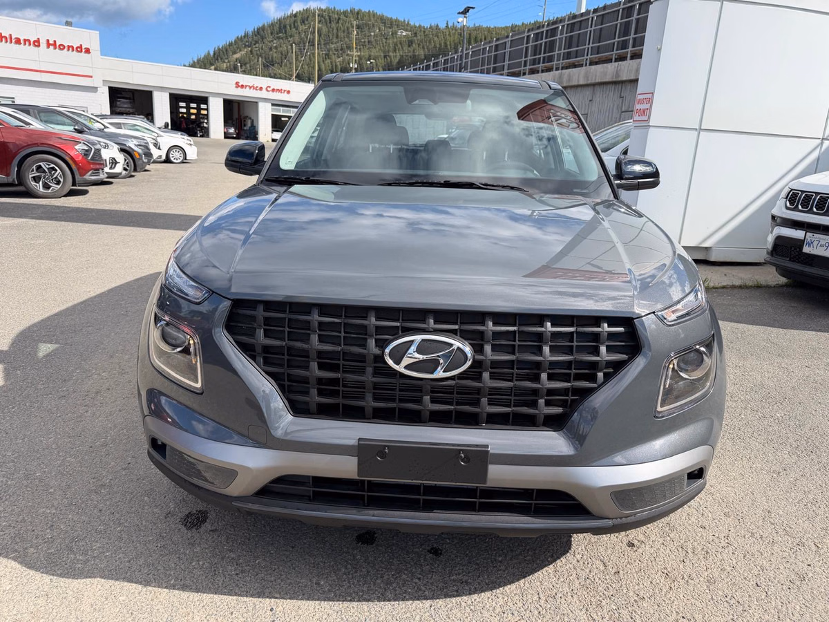 Photo 2025 Hyundai Venue Essential #2
