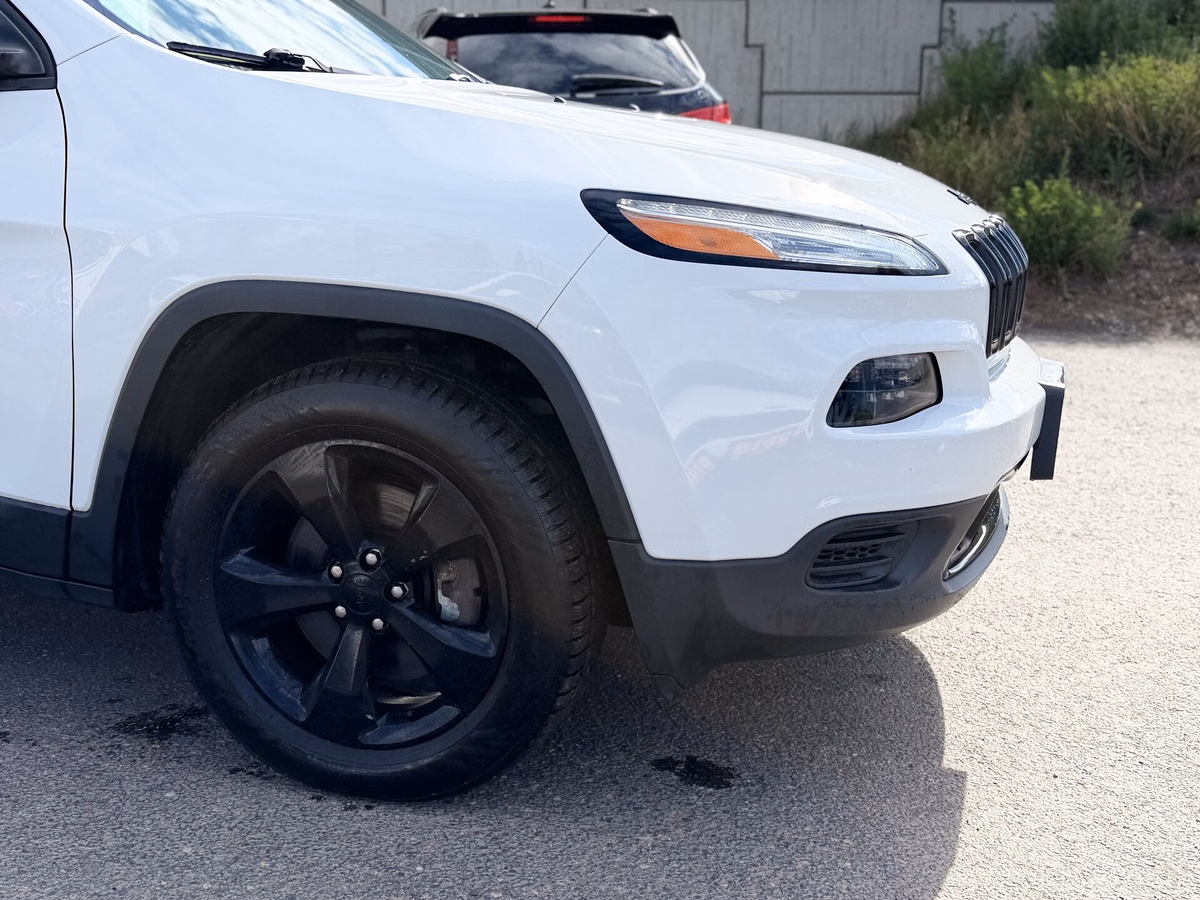 Photo 2016 Jeep Cherokee Altitude #4