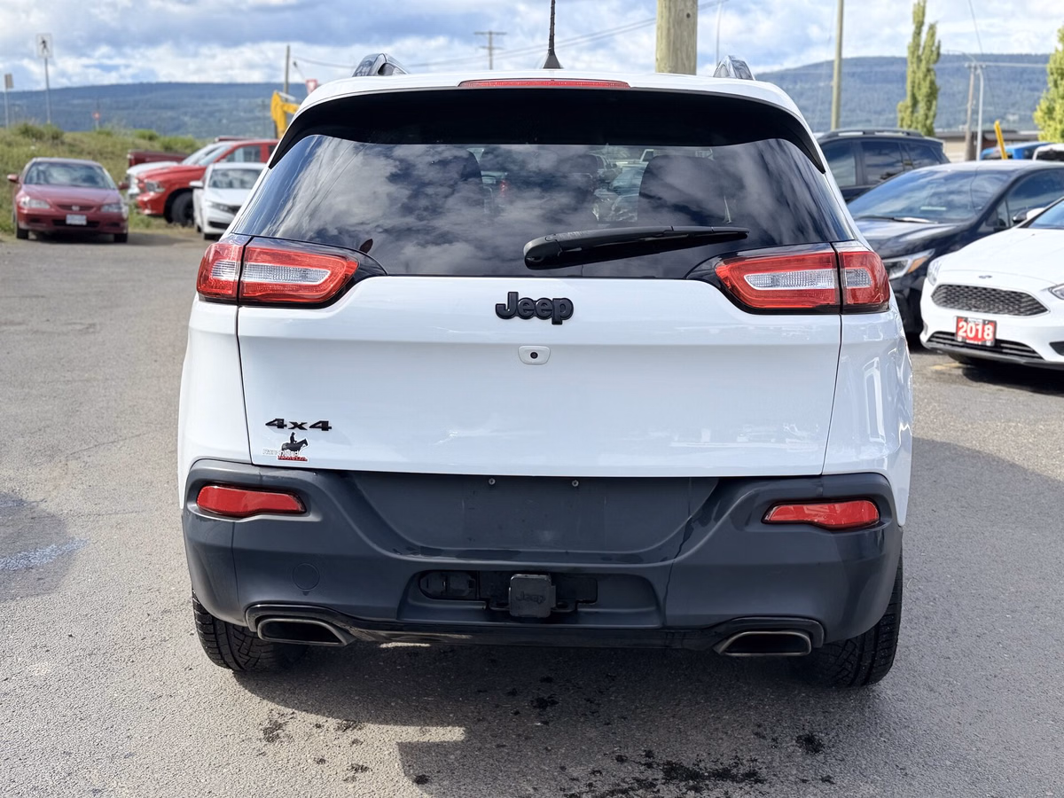 Photo 2016 Jeep Cherokee Altitude #6