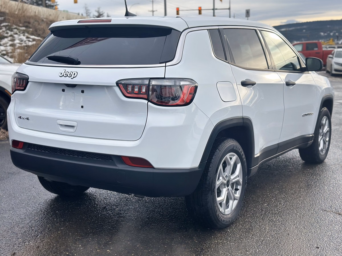 Photo 2026 Jeep Compass Sport #6