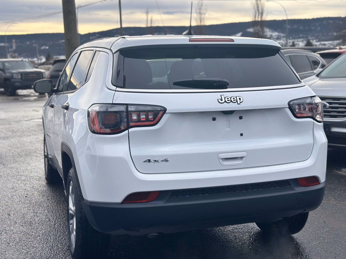 Photo 2026 Jeep Compass Sport #8