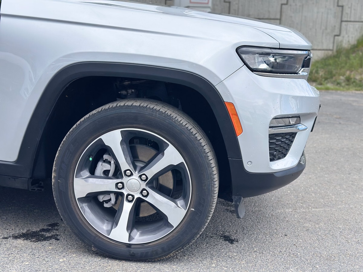 Photo 2023 Jeep Grand Cherokee 4xe BASE #4