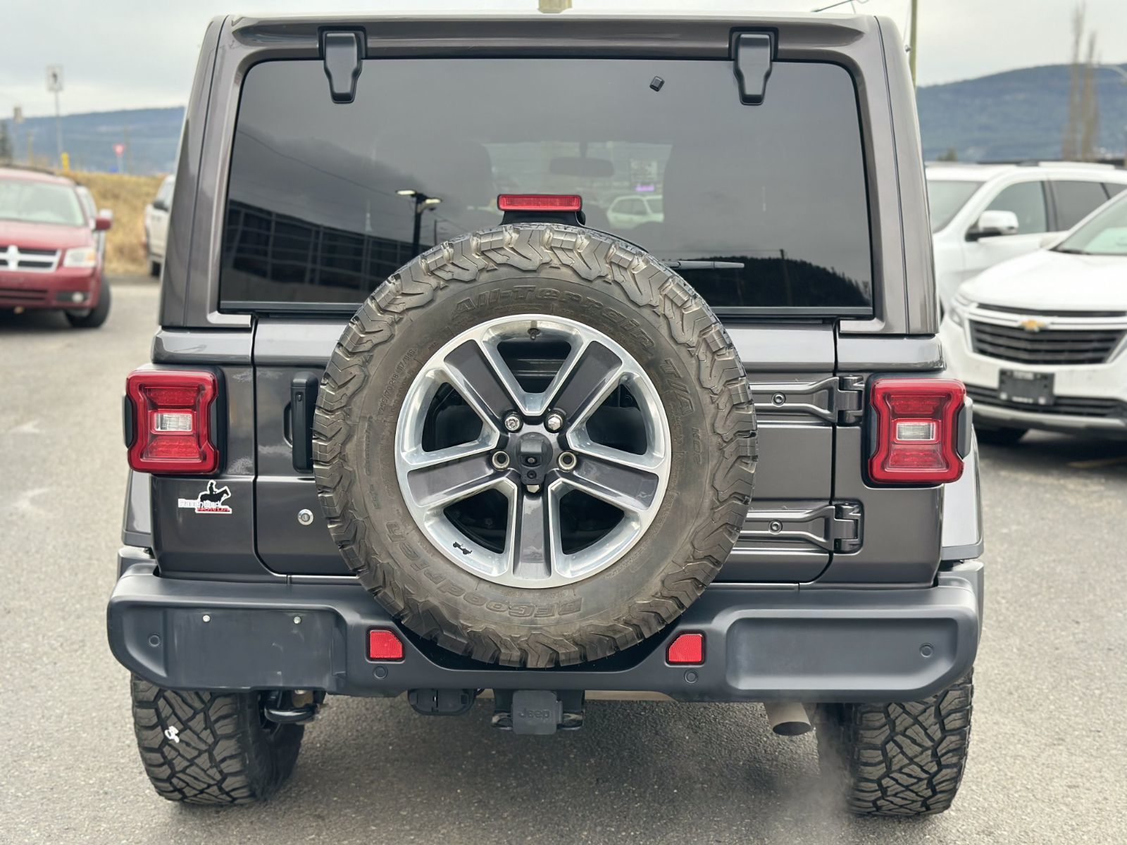 Photo 2019 Jeep Wrangler Unlimited Sahara #6