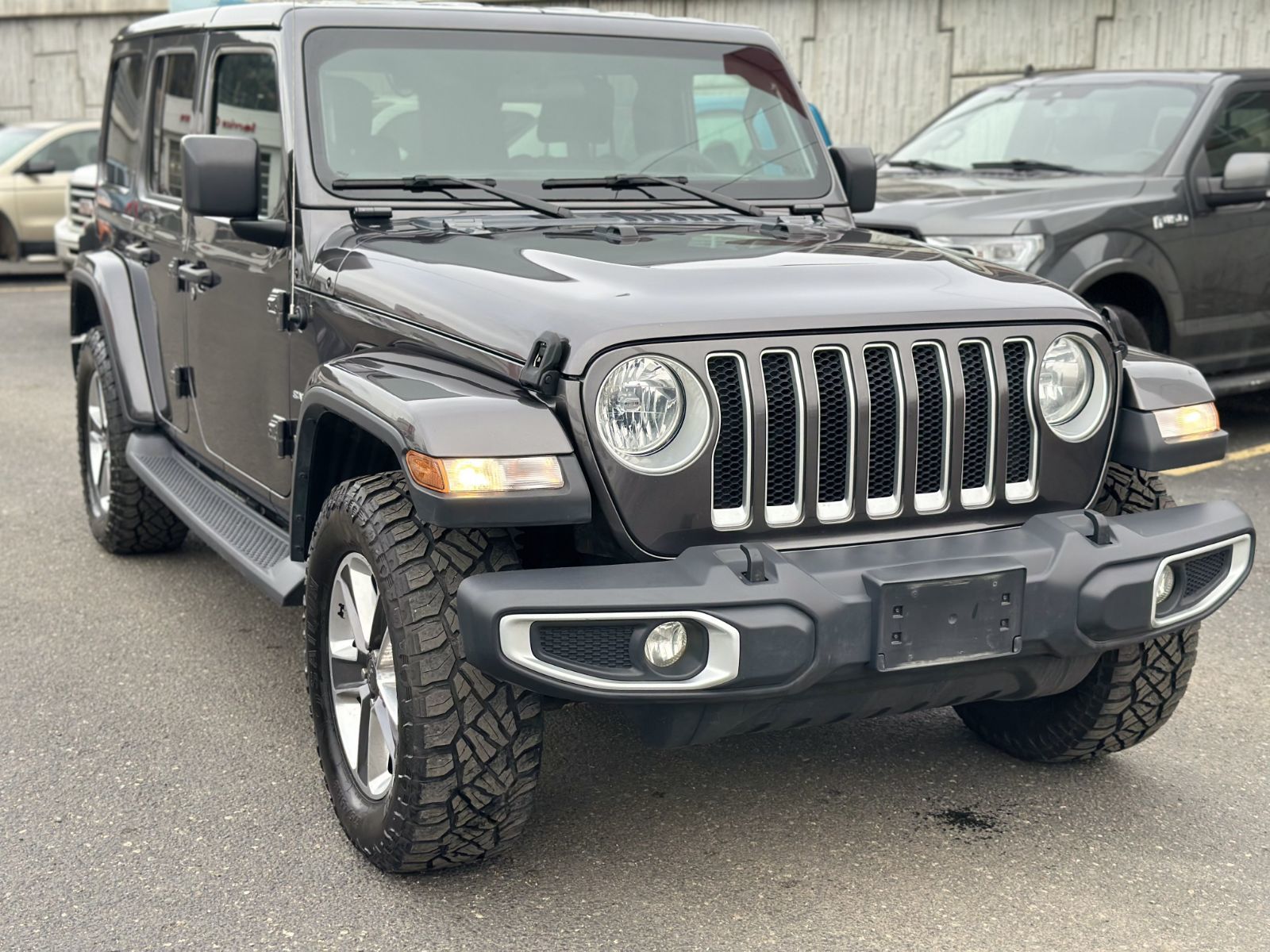 Photo 2019 Jeep Wrangler Unlimited Sahara #2