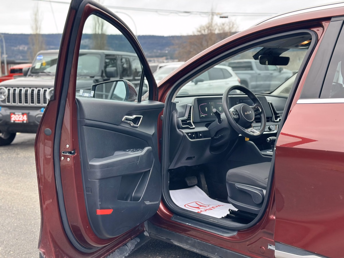 Photo 2023 Kia Sportage LX #8
