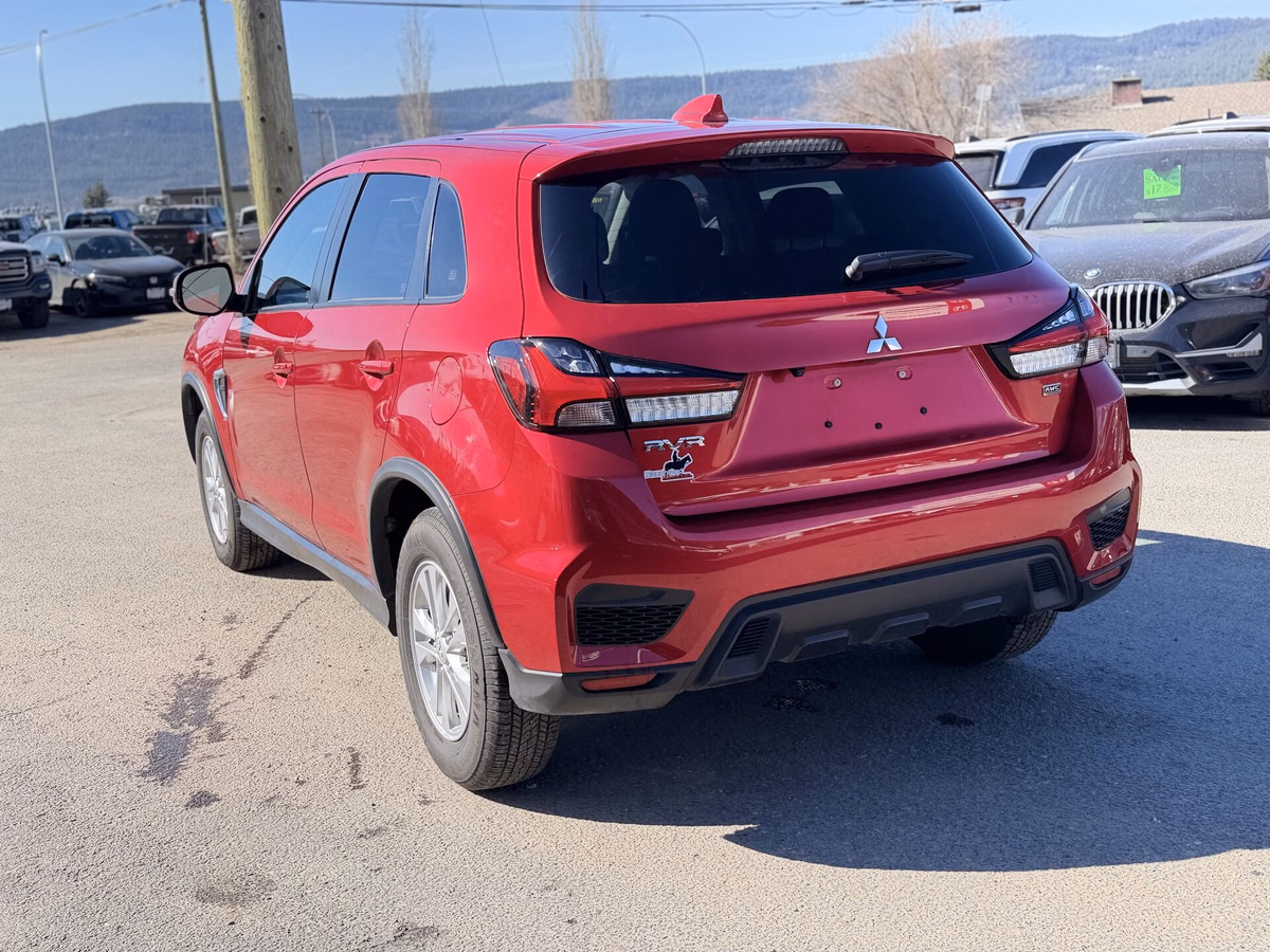 Photo 2022 Mitsubishi RVR SE #7