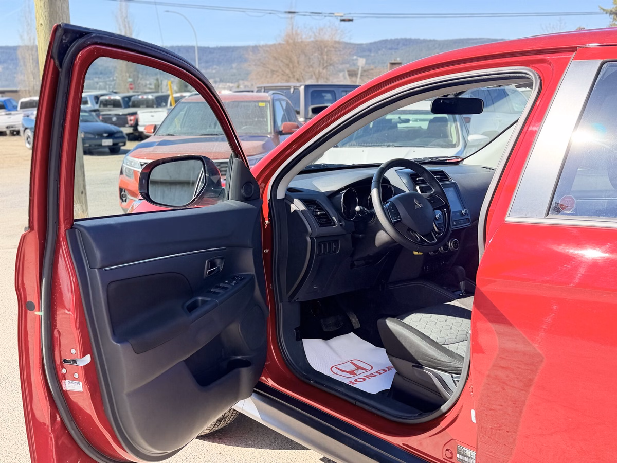 Photo 2022 Mitsubishi RVR SE #8