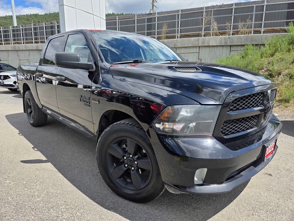Photo 2022 Ram 1500 Classic Express #3