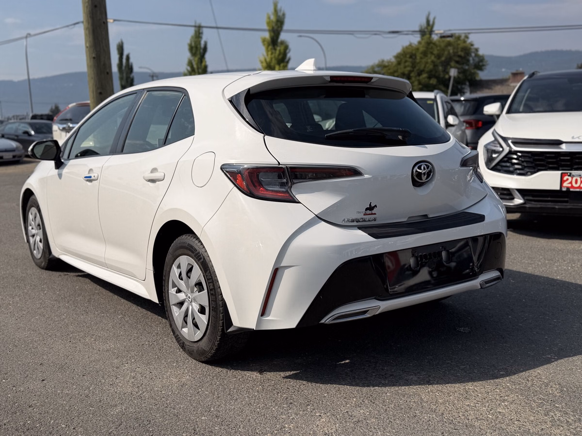 Photo 2021 Toyota Corolla Hatchback BASE #7