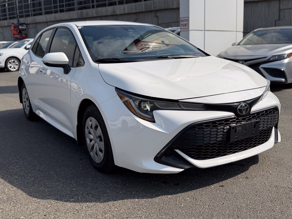 Photo 2021 Toyota Corolla Hatchback BASE #3