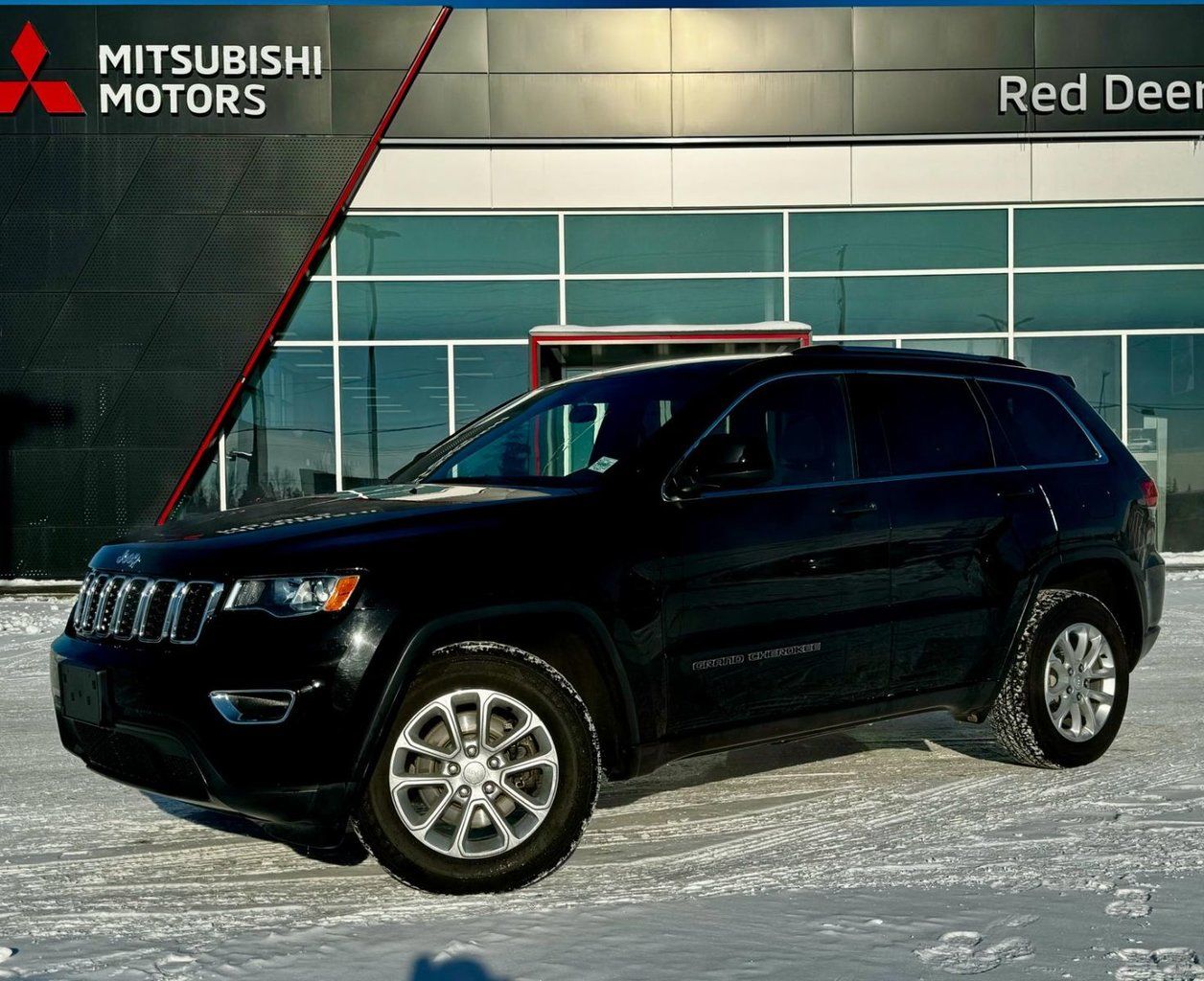 2021 Jeep Grand Cherokee Laredo | #PW0602 | Red Deer Mitsubishi in