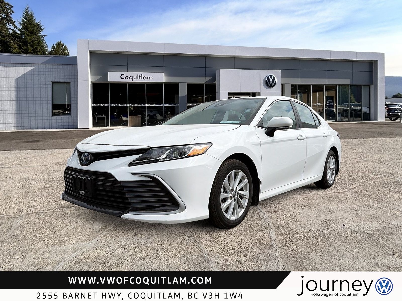2024 Toyota Camry Hybrid LE
