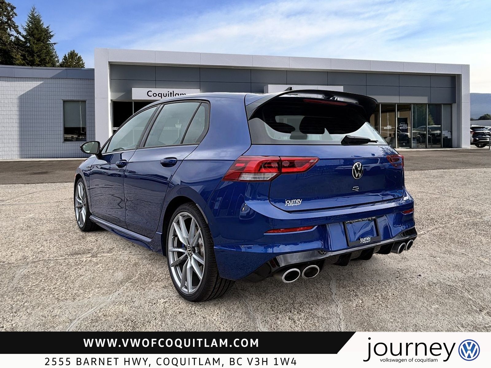 Photo 2024 Volkswagen Golf R 2.0T 7Sp at DSG w/Tip #4