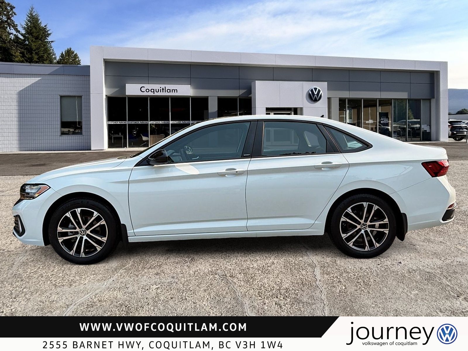 Photo 2023 Volkswagen Jetta Comfortline 1.5 T 8Sp at w/Tip #5