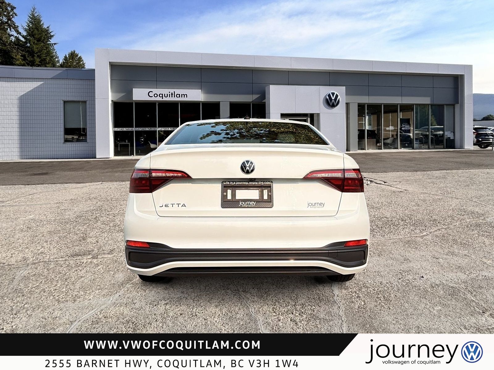 Photo 2023 Volkswagen Jetta Comfortline 1.5 T 8Sp at w/Tip #3