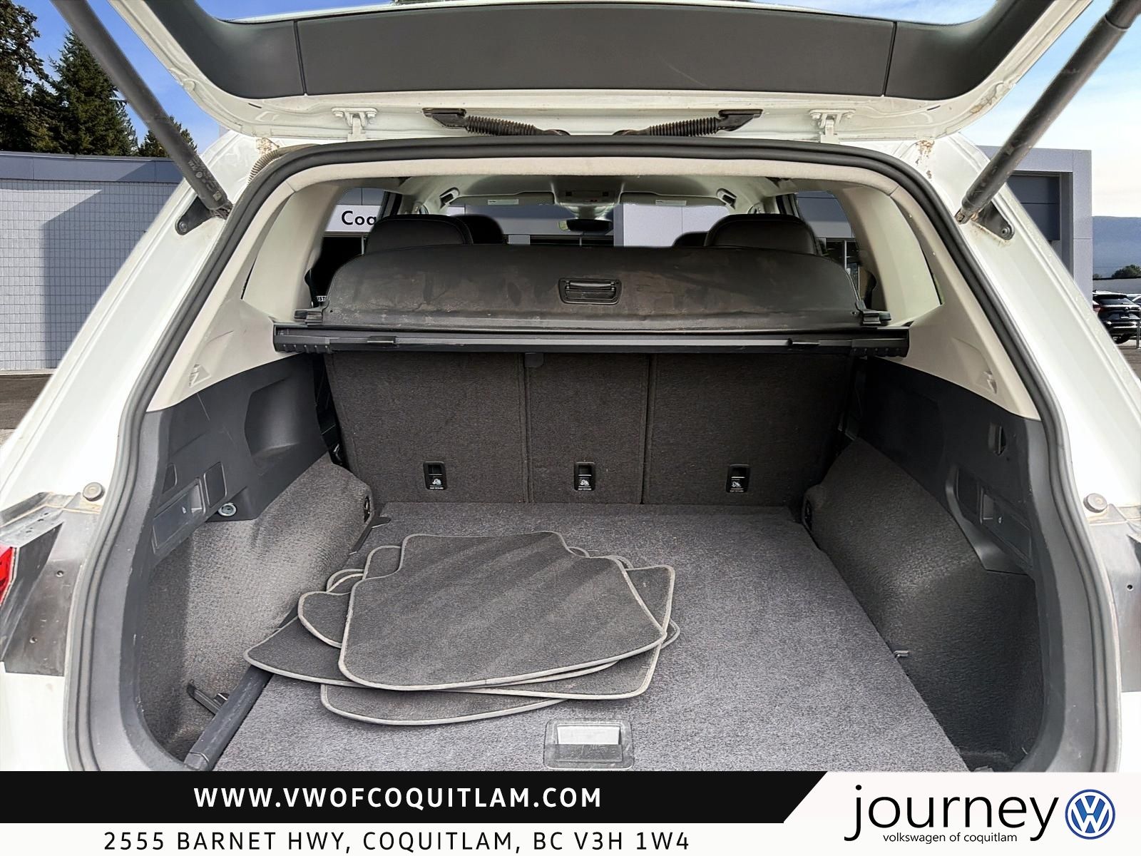 Photo 2024 Volkswagen Tiguan Comfortline 2.0T 8sp at w/Tip 4M #6