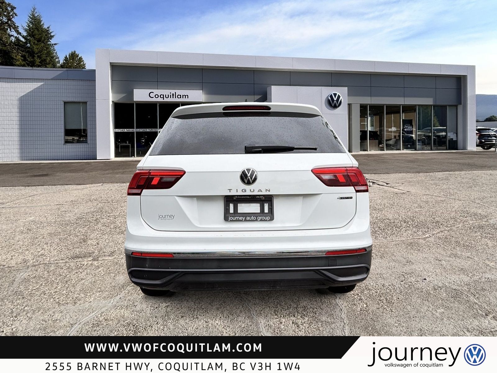 Photo 2024 Volkswagen Tiguan Comfortline 2.0T 8sp at w/Tip 4M #3