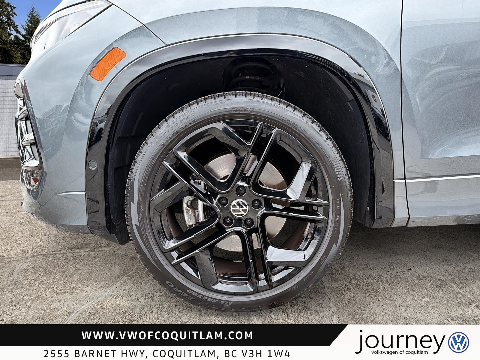 Photo 2025 Volkswagen Tiguan Comfortline R-Line Black Edition 4MOTION #7