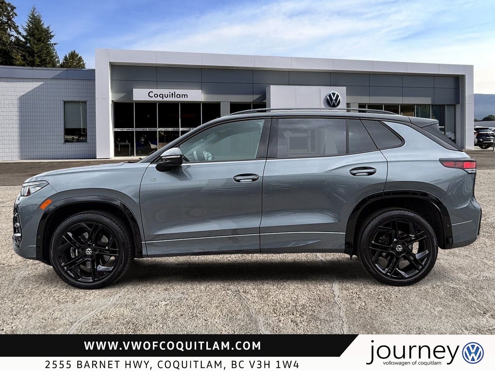 Photo 2025 Volkswagen Tiguan Comfortline R-Line Black Edition 4MOTION #5