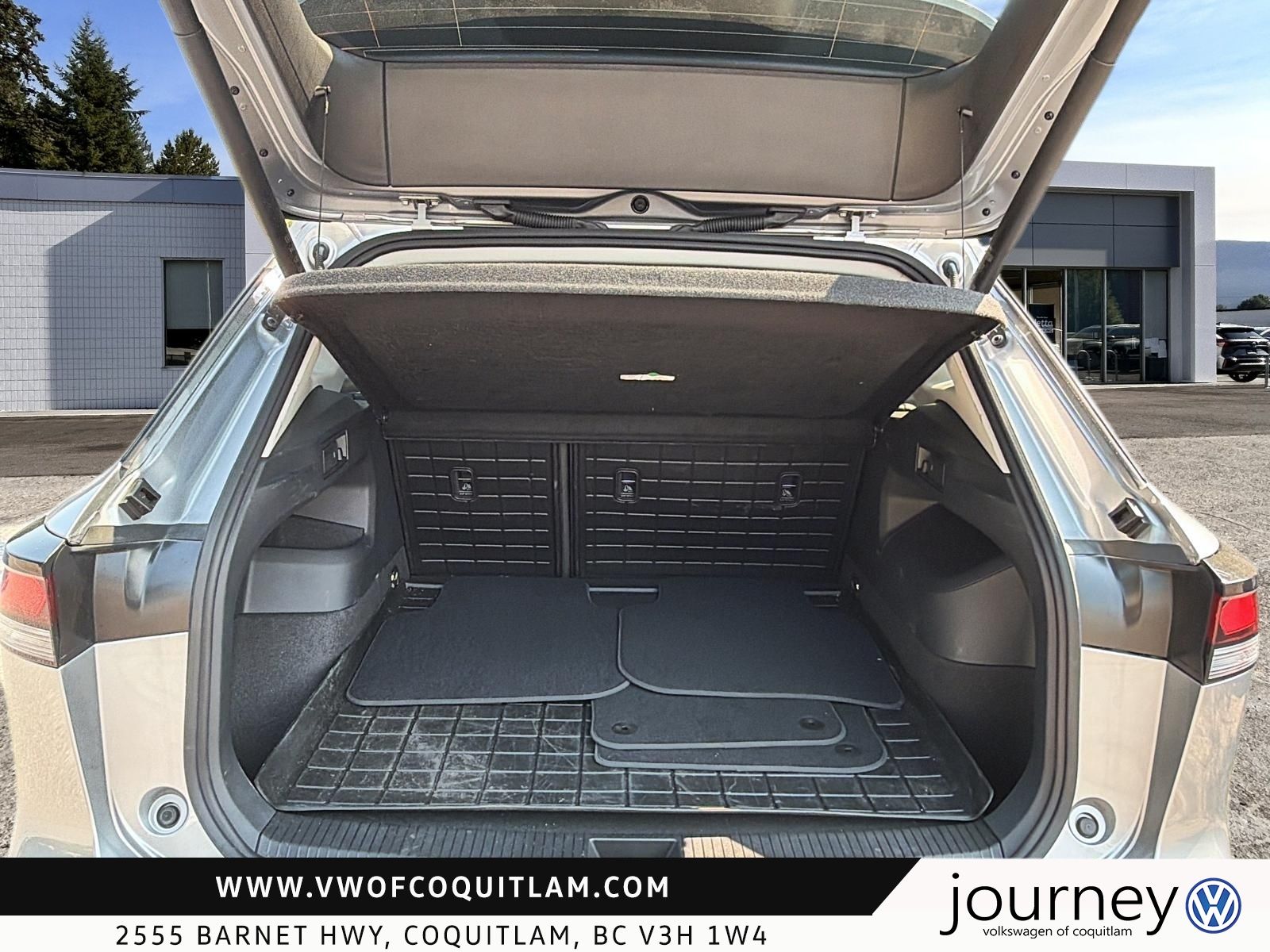 Photo 2025 Volkswagen Tiguan Comfortline 4MOTION #6