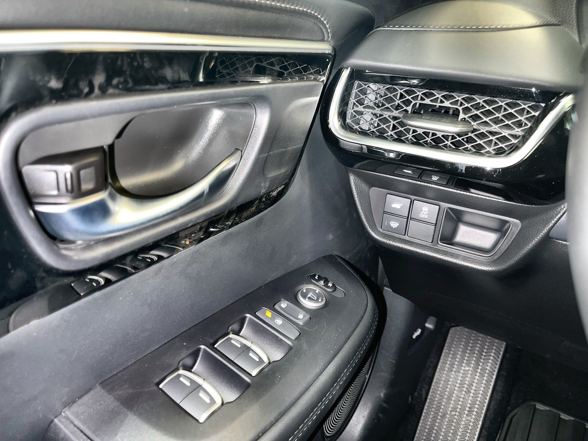 2025 Acura ADX