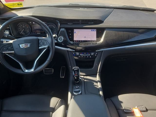 2024 Cadillac XT6