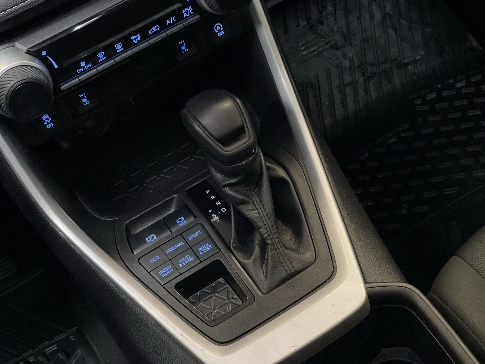 Toyota RAV4  2022 à Regina, Saskatchewan