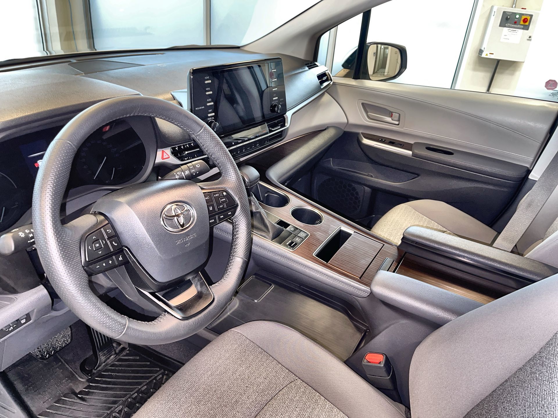 2024 Toyota Sienna Hybrid