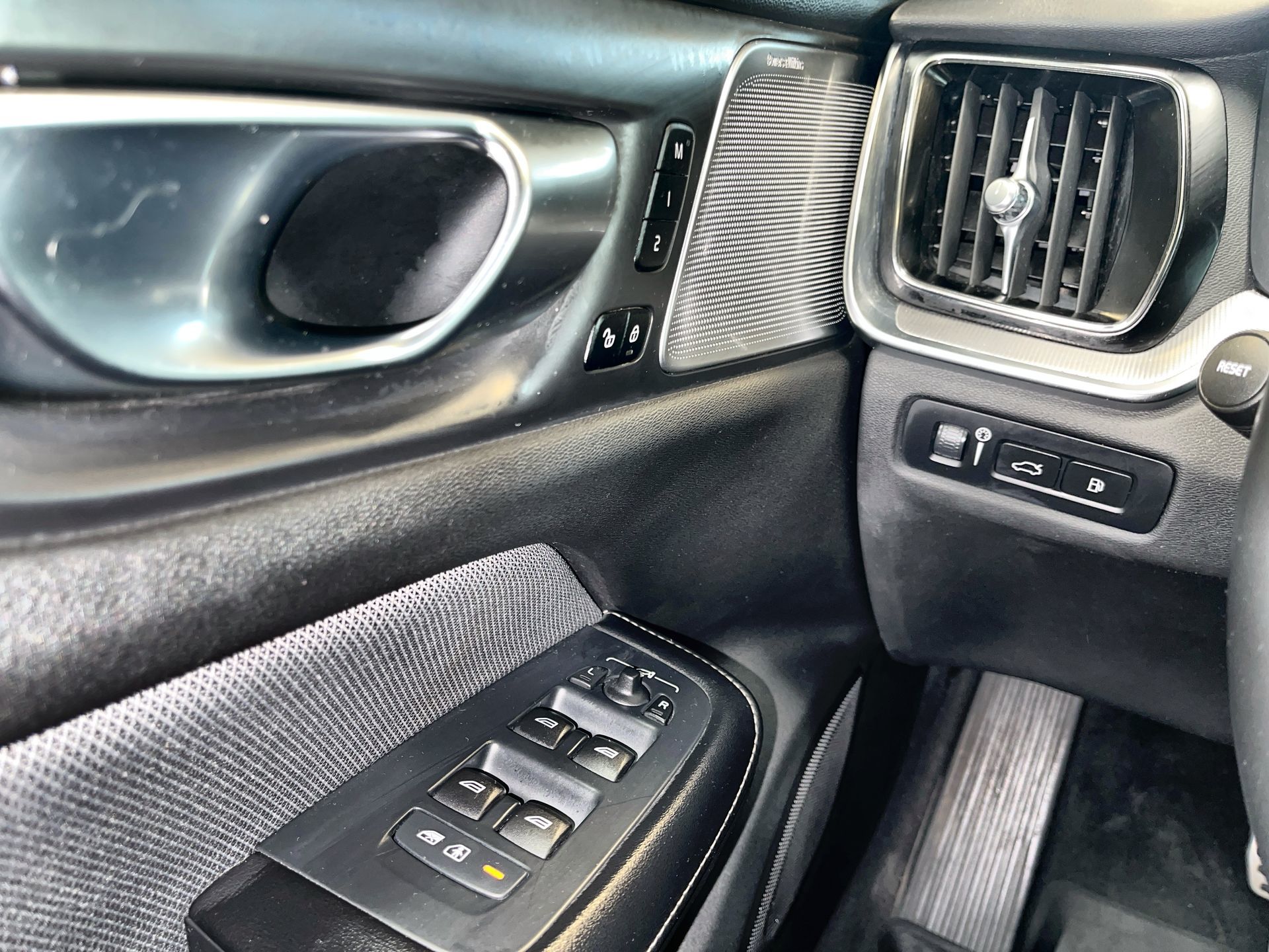 2022 Volvo S60