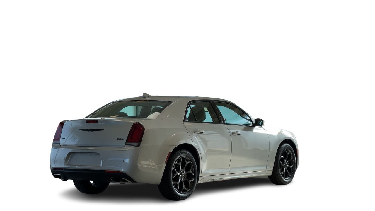 2023 Chrysler 300