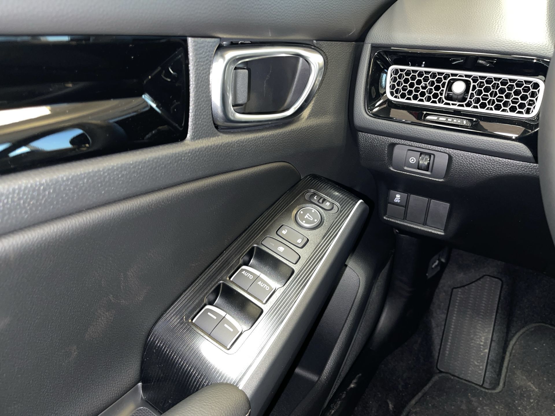 2025 Honda Civic Hybrid in Regina, Saskatchewan