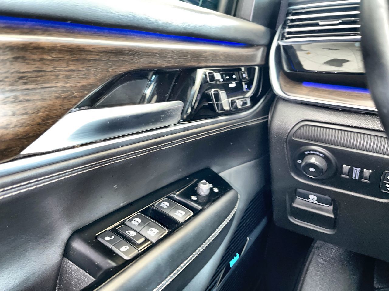 2022 Jeep Grand Wagoneer