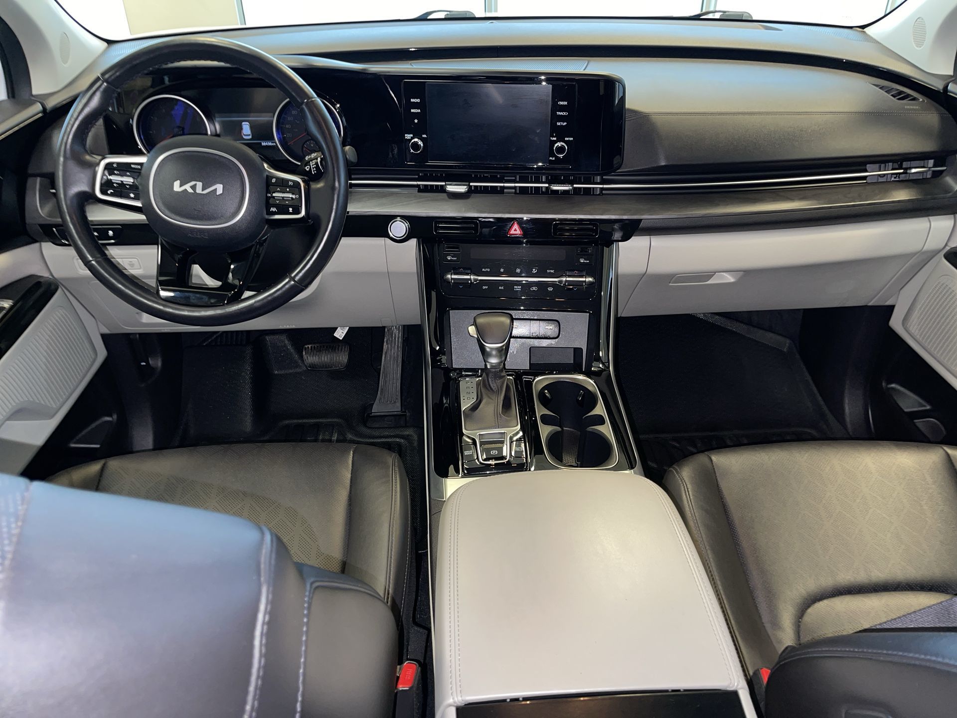 2023 Kia Carnival in Regina, Saskatchewan