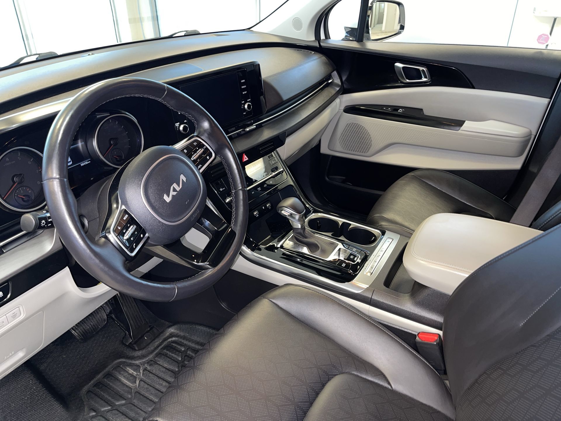 2023 Kia Carnival in Regina, Saskatchewan