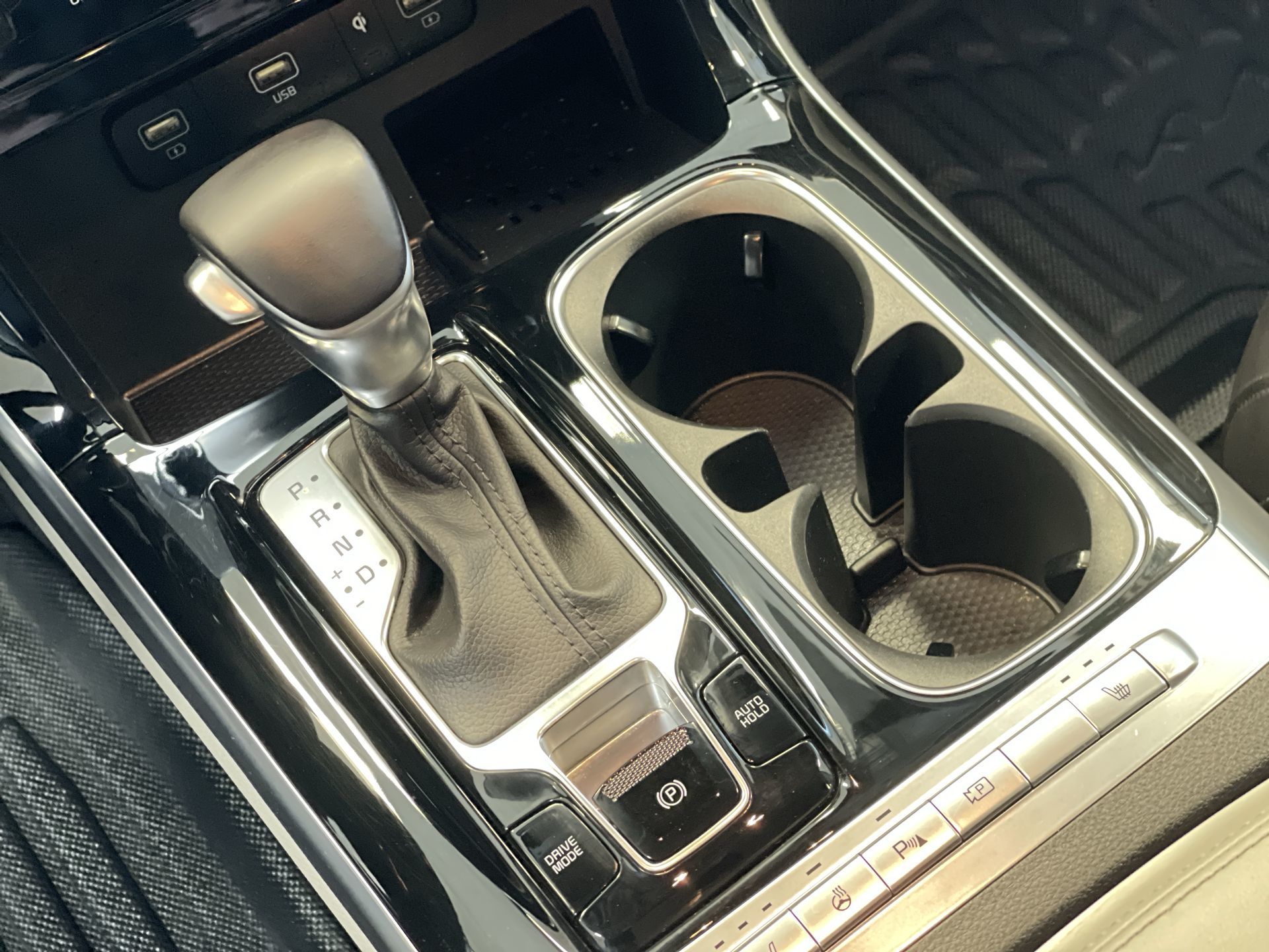 2023 Kia Carnival in Regina, Saskatchewan