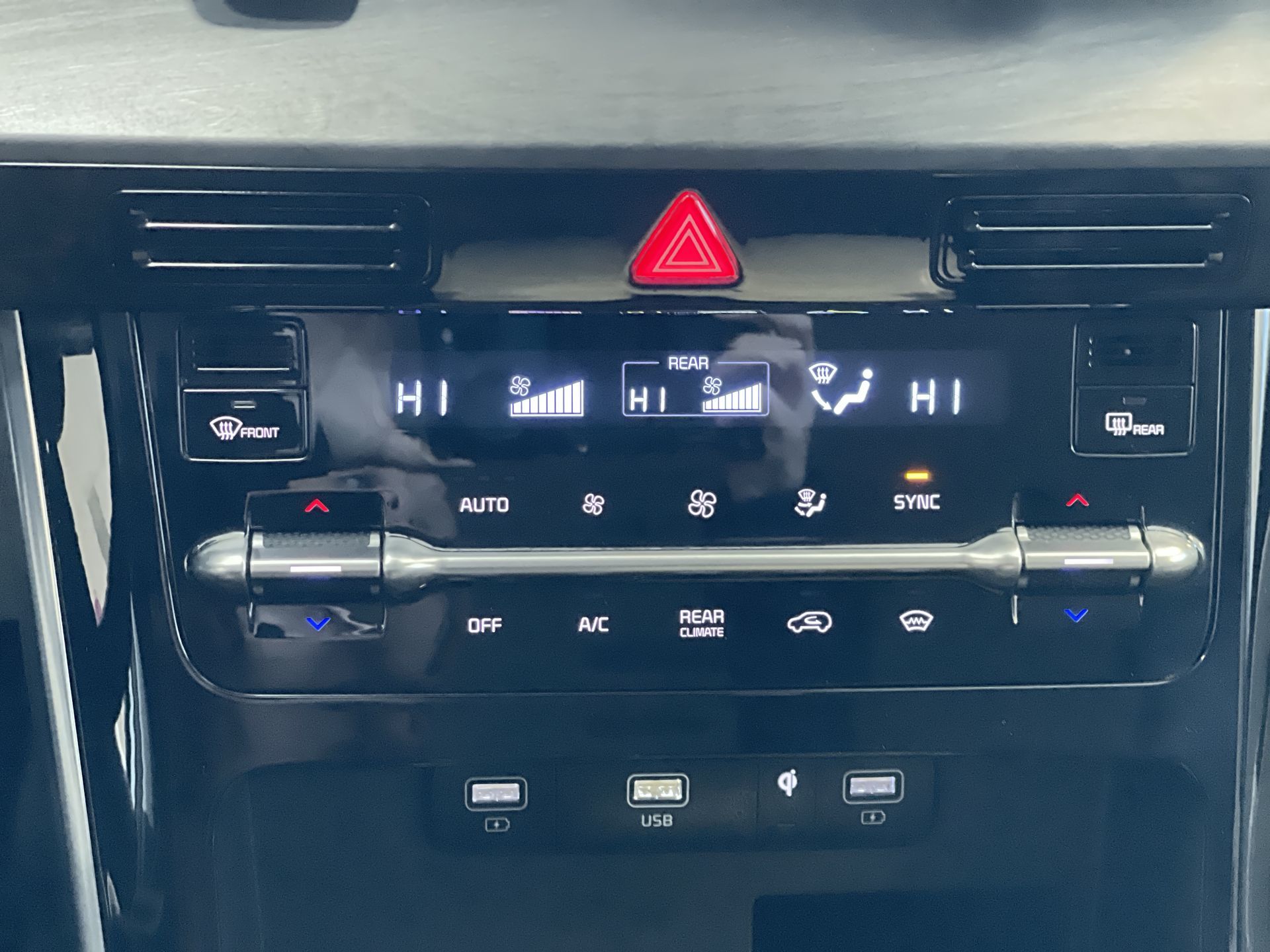 2023 Kia Carnival in Regina, Saskatchewan