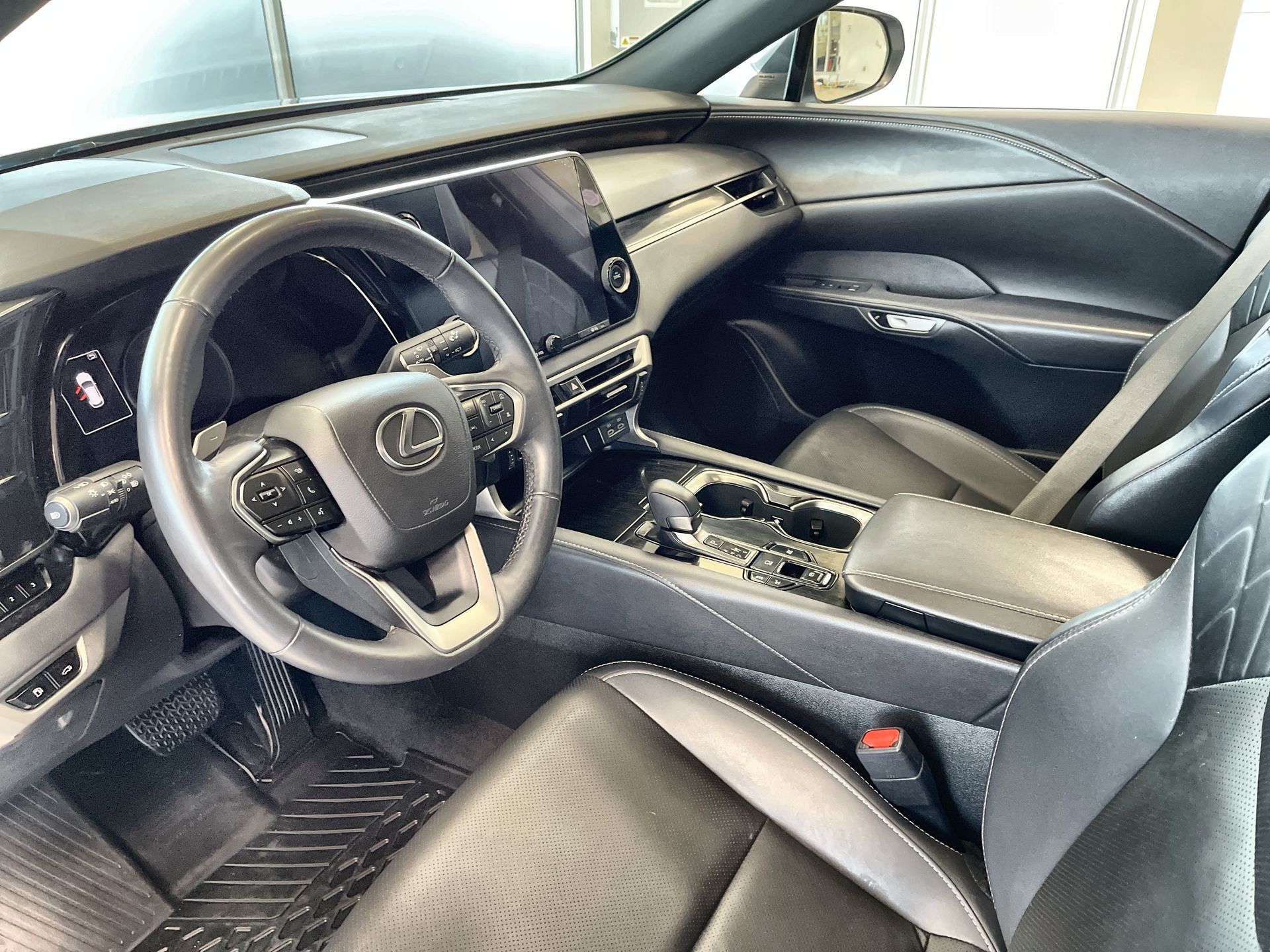 2024 Lexus RXh