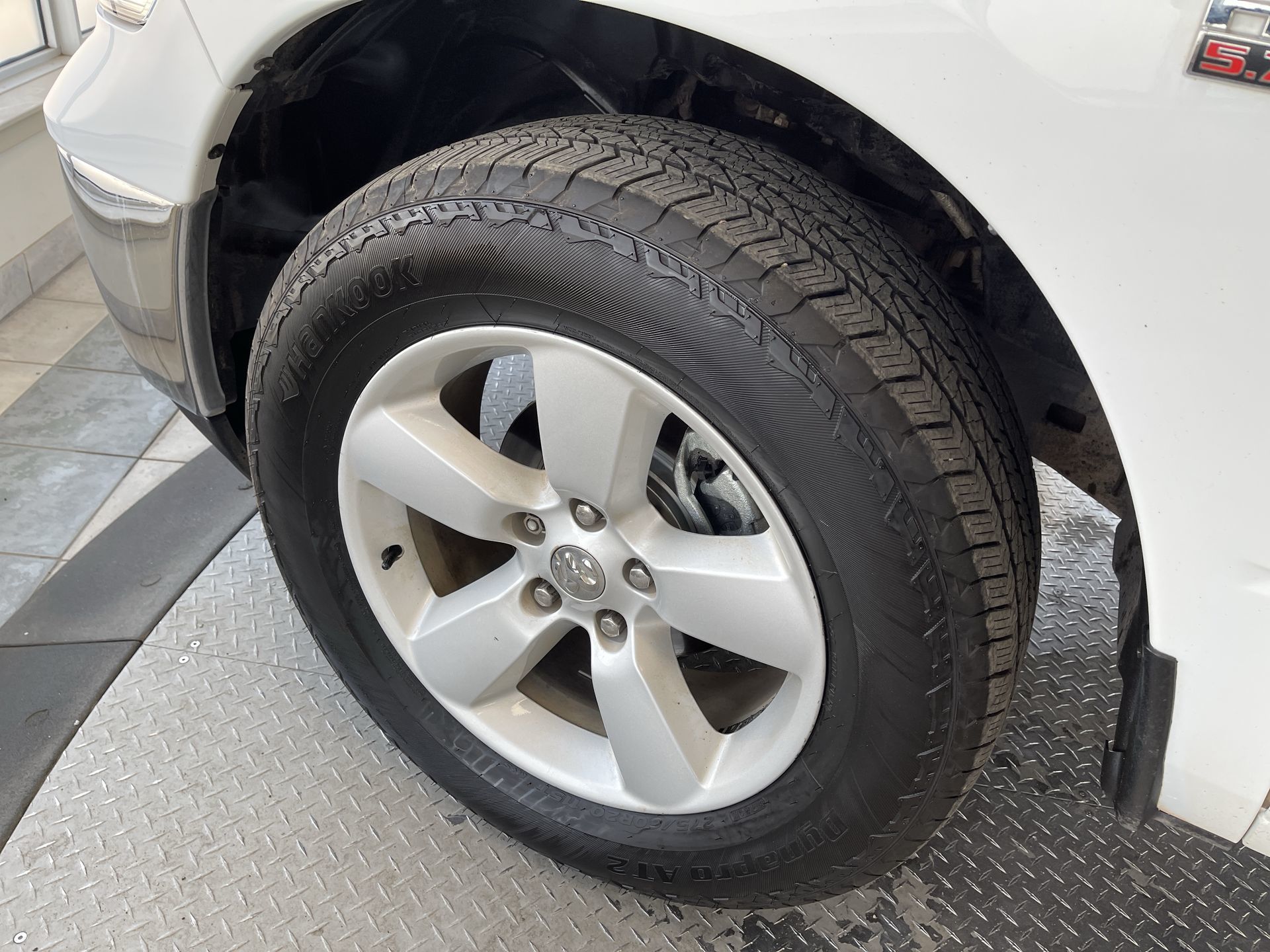 2023 Ram RAM 1500 Classic Crew Cab 4x4 (DS)