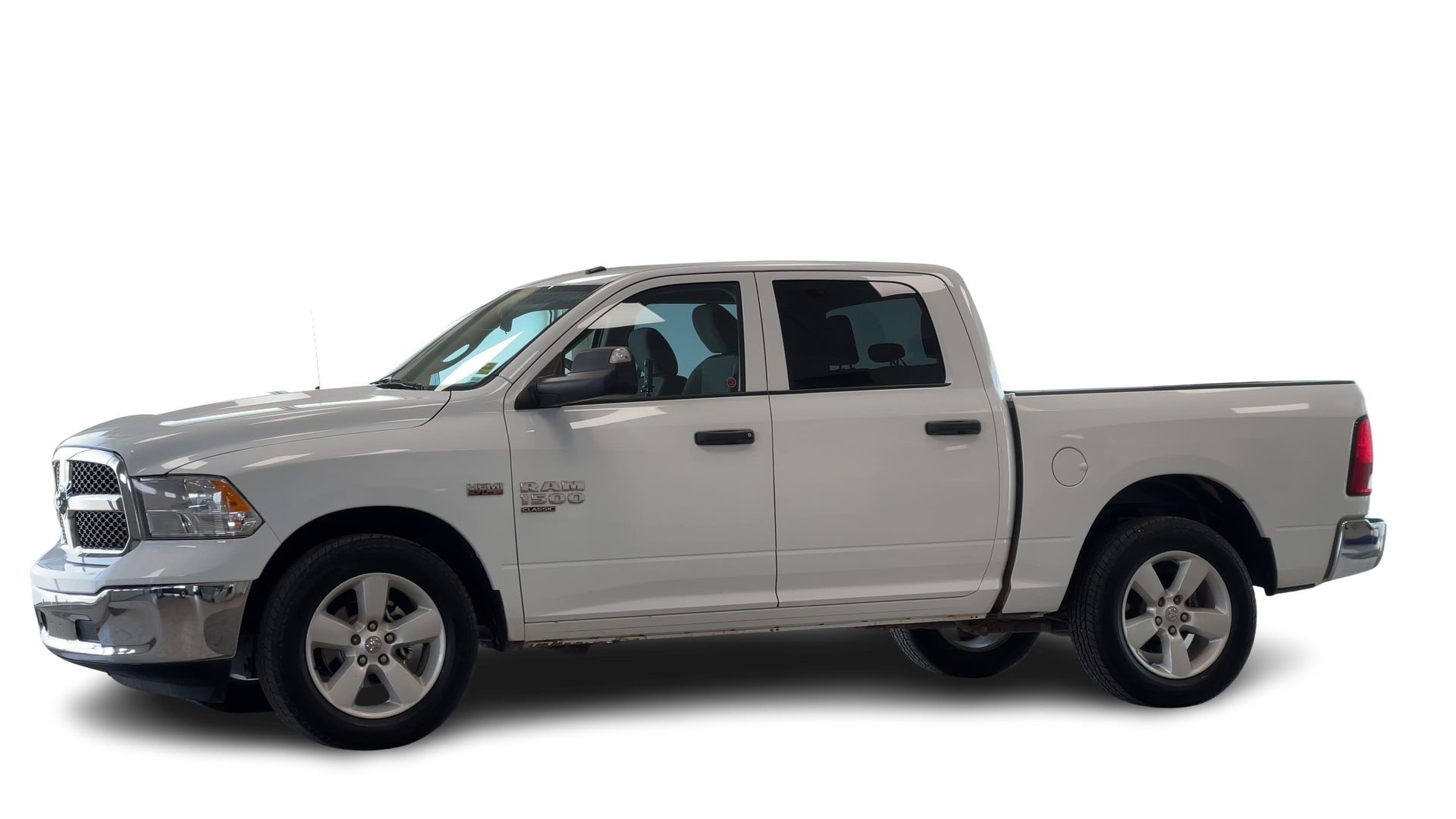 2023 Ram RAM 1500 Classic Crew Cab 4x4 (DS)