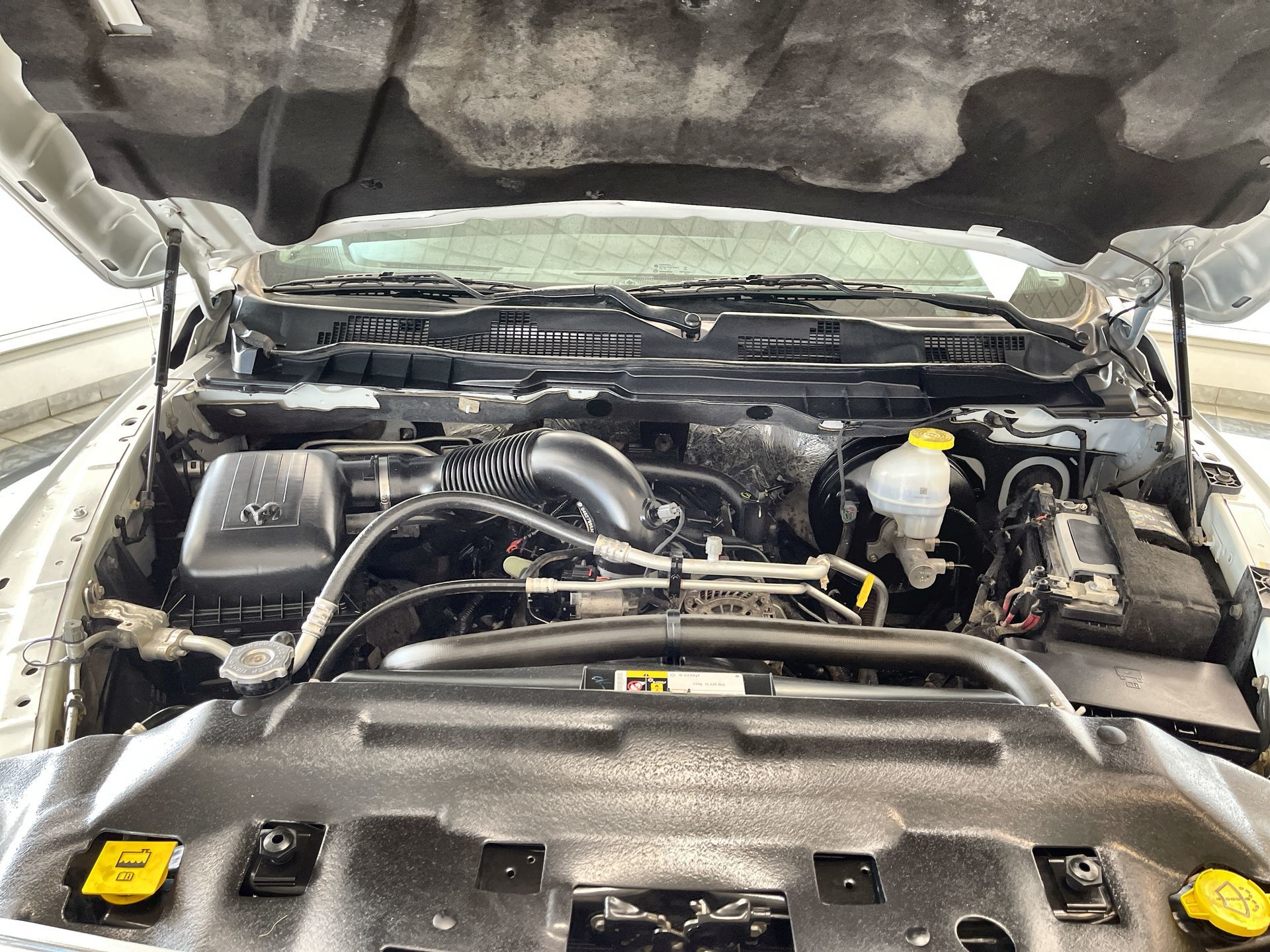 2023 Ram RAM 1500 Classic Crew Cab 4x4 (DS)