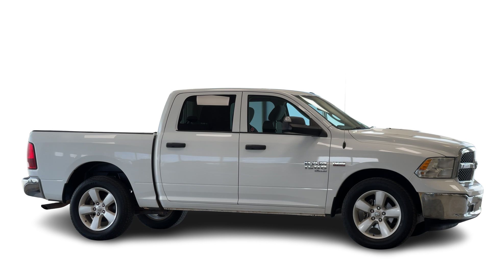 2023 Ram RAM 1500 Classic Crew Cab 4x4 (DS)