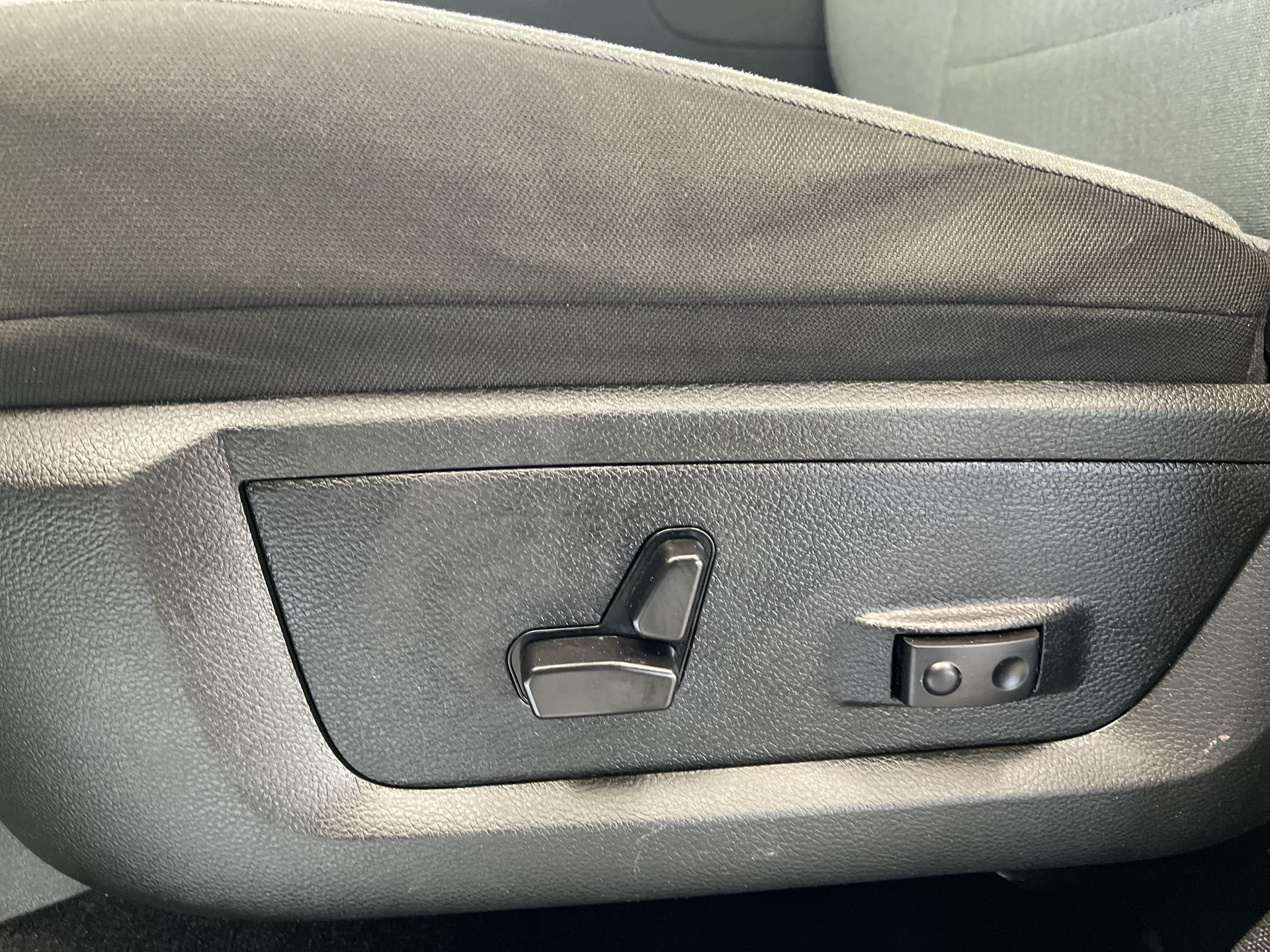 2023 Ram RAM 1500 Classic Crew Cab 4x4 (DS)