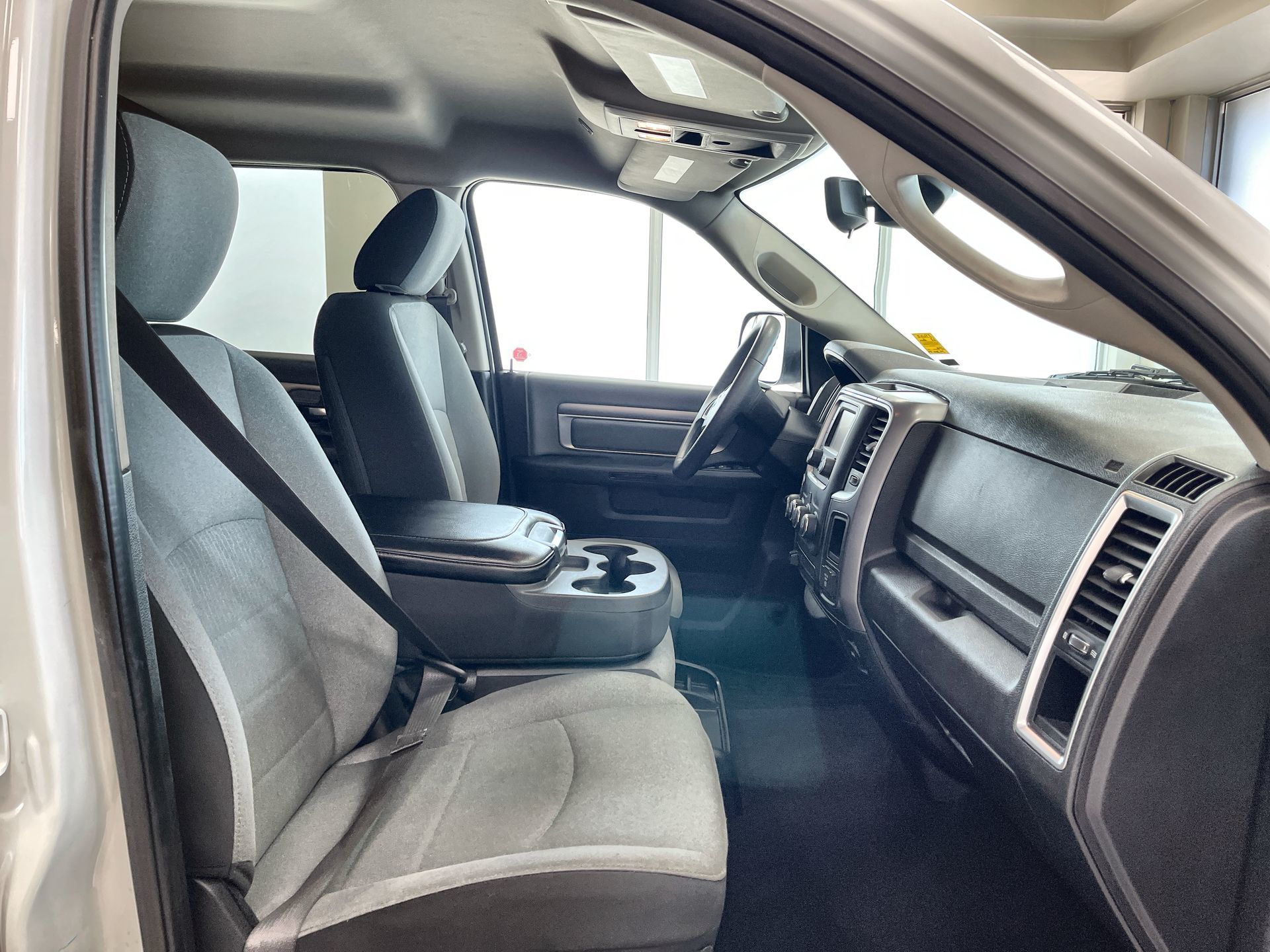 2023 Ram RAM 1500 Classic Crew Cab 4x4 (DS)