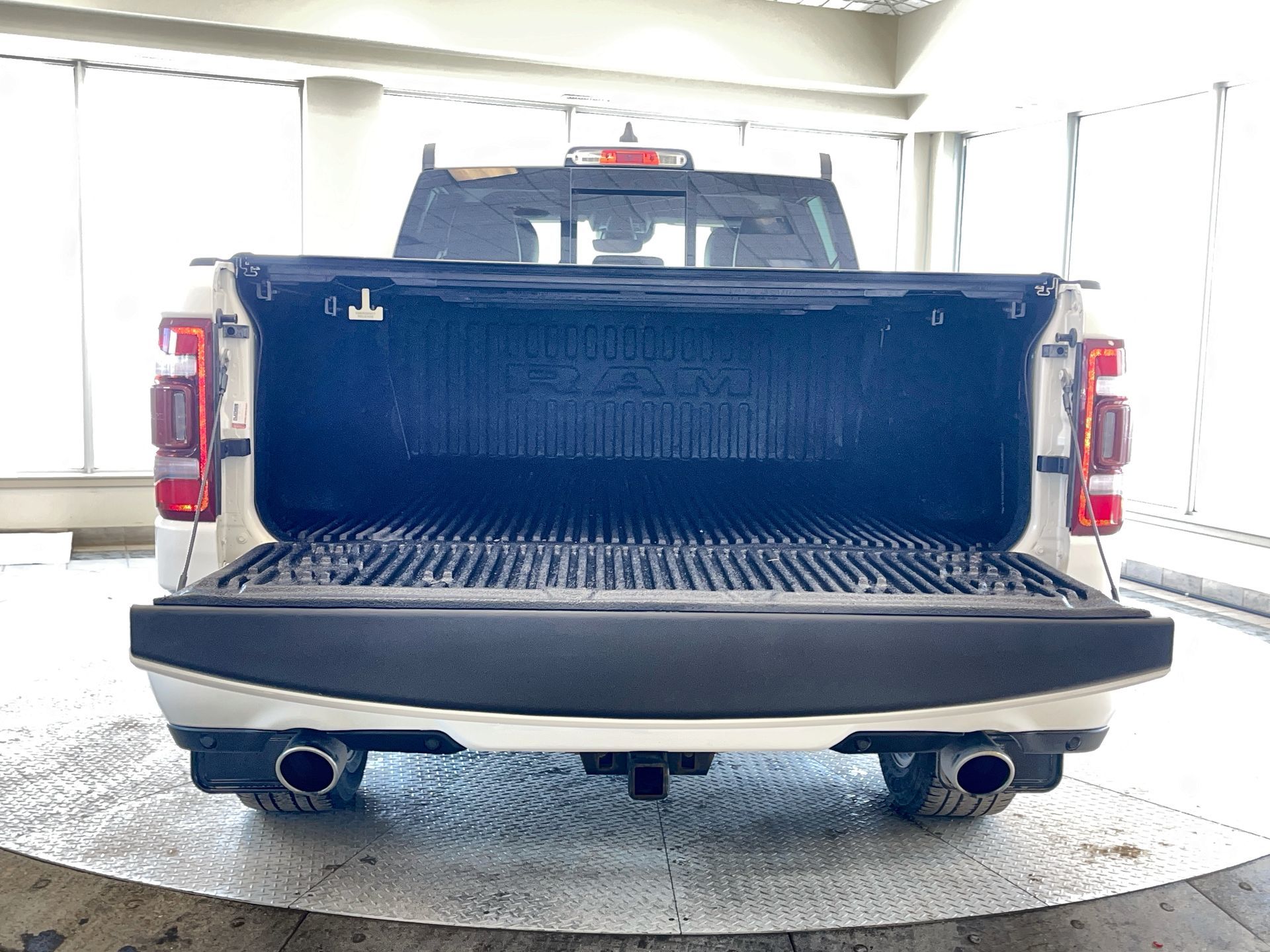 2022 Ram RAM 1500 Crew Cab 4x4 (dt) in Regina, Saskatchewan